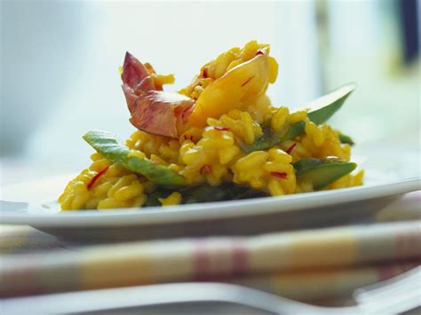 Risotto Mit Safran Scampi Und Spargel Rezept Eat Smarter