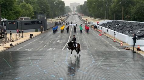 Juillet Paris Les Images De La Derni Re R P Tition Du D Fil