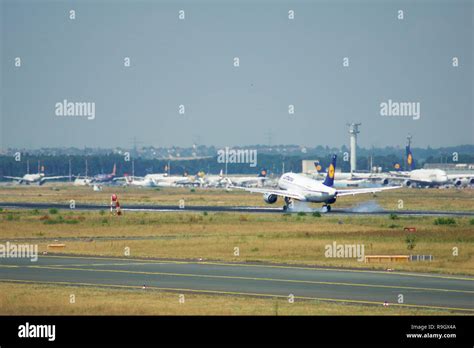 Frankfurt Germany Jun 09th 2017 Lufthansa Airbus A319 100 Old