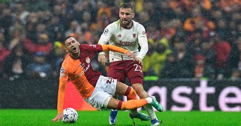 Vidéo C1 un doublé de Ziyech permet au Galatasaray d accrocher le