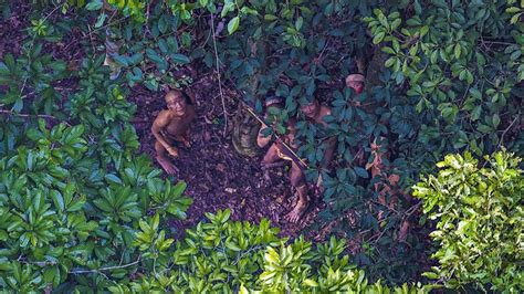 Un Fot Grafo Toma Asombrosas Im Genes De Una Tribu Ind Gena Aislada En