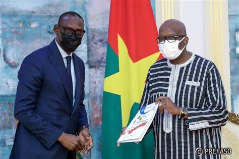 Transition Au Mali Le Rapport Des Assises Nationales Remis Au