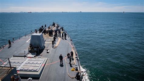 DVIDS - Images - USS Momsen Arrives in Singapore [Image 1 of 3]