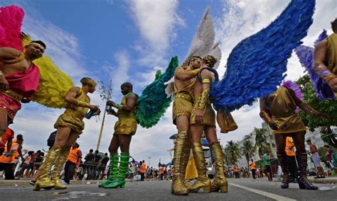 Parada Lgbti Que Reuniu Mil Pessoas Em Copacabana Marcada Por