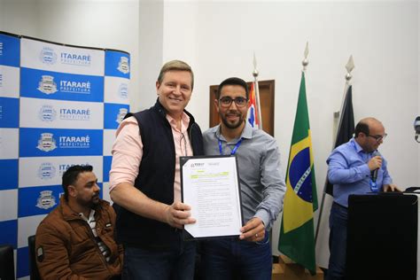 Prefeito De Itarar Sp Heliton Do Valle Anuncia Investimentos Em