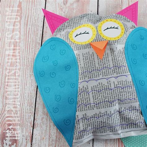 Newspaper Owl Craft {with FREE Template!} • In the Bag Kids' Crafts