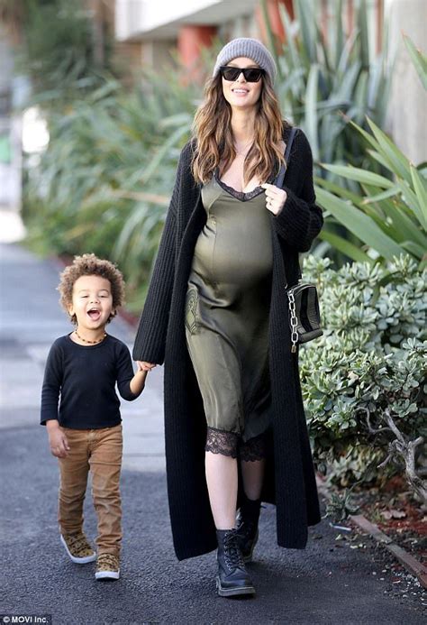 Pregnant Nicole Trunfio Looks Ready To Pop Cute Maternity Outfits