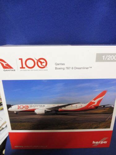 Herpa Qantas Boeing 787 9 Dreamliner 100th Anniversaire Longreach