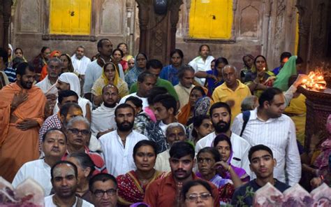 Shri Radhavallabh Lal Ji Temple Vrindavan Story Timing Photos