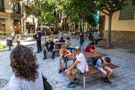 Escenas Inesperadas De La Superilla Del Eixample FOTOS