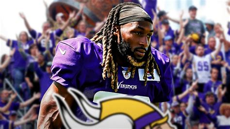 Vikings' Aaron Jones suffers injury scare in 49ers clash