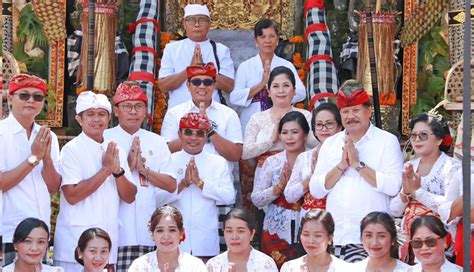 Nusabali Jajaran Pemkab Tabanan Ngaturang Bhakti Penganyar Di