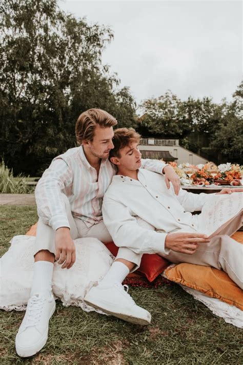 A Picnic Inspired Elopement Gay Wedding Ideas Gay Wedding Gay Wedding Photos Cute Gay Couples