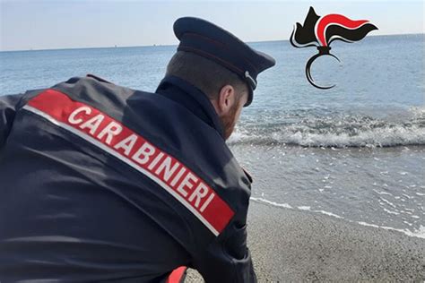 Trovati Kg Di Droga Sulla Spiaggia Il Giornale Di Salerno It