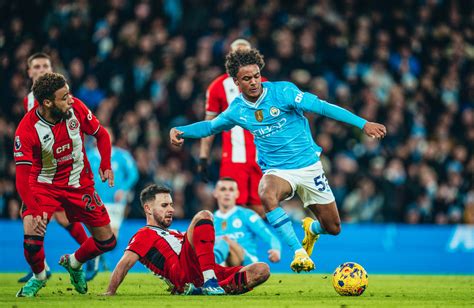 Pep Guardiola elogiou o impacto de Oscar Bobb na vitória sobre o