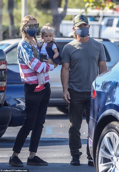 Josh Brolin and his pregnant wife Kathryn Boyd Brolin take daughter ...