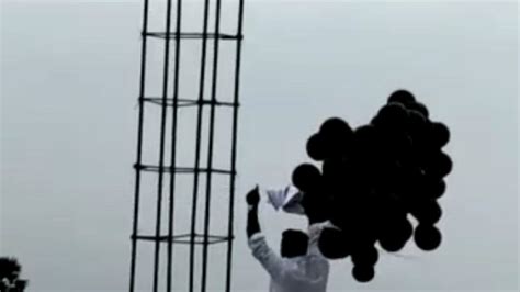 Black Balloons Released Near Pm Modis Chopper 4 Congress Workers