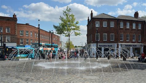 Fountain Bull Ring Wakefield Habiloid Cc By Sa Geograph