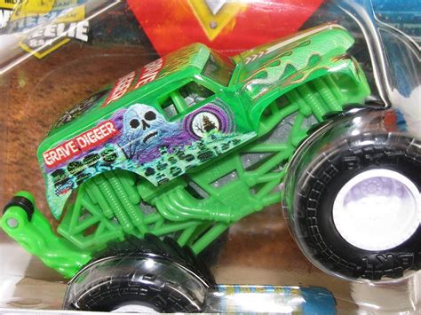 Hot Wheels Monster Jam Truck Grave Digger Green Wheelie Bar Monstertruck Cm Schaal Bol