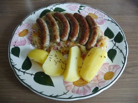 Blut Und Leberwurst Mit Kartoffeln Und Sauerkraut Rezept Kochbar De