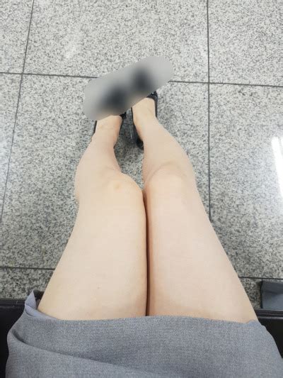 출근길 지하철 아무도 없길래 슬쩍…ㅎㅎ 만져주랑 Tumbex