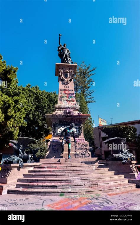 Monumento A La Corregidora Fotos Und Bildmaterial In Hoher Aufl Sung