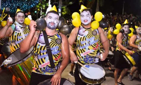 Desfile de blocos agita a última noite de festa do Carnaval Rio Branco