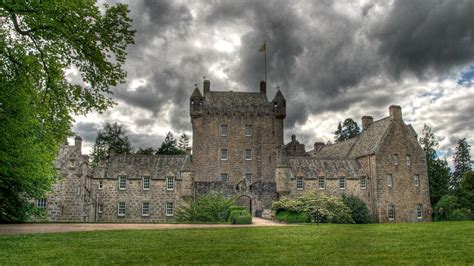 Cawdor Castle - Highland Discovery