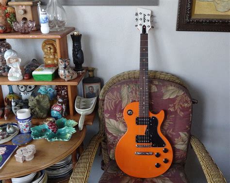 Guitar sold by Orange Amplifiers : r/guitarporn