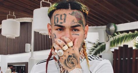 Rapper 6ix9ine deve apostar nas redes sociais e em músicas latinas, segundo produtor