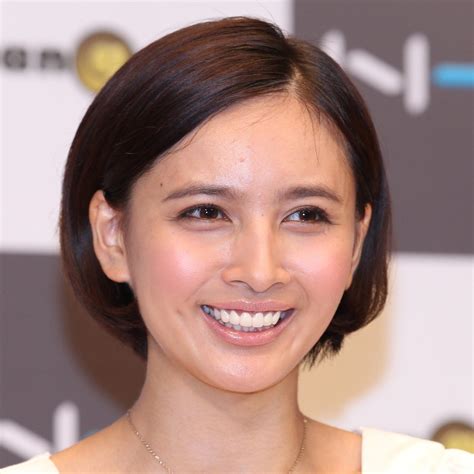 第3子妊娠の加藤夏希、ふっくらお腹を公開「スタイリッシュな妊婦さん」「顔が小っちゃくて可愛い」 スポーツ報知