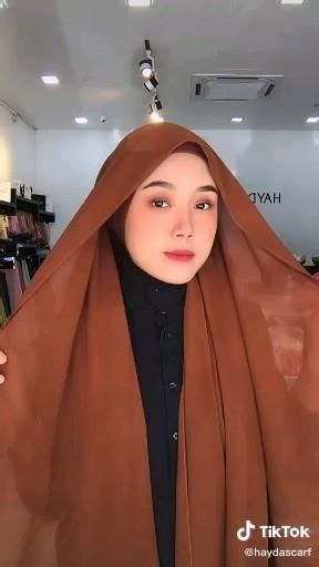 Pin By Salematou Youla On Hijab Tutorial Video Gaya Model Pakaian