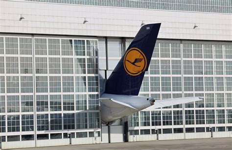 Le personnel de cabine de Lufthansa vote la grève selon le syndicat