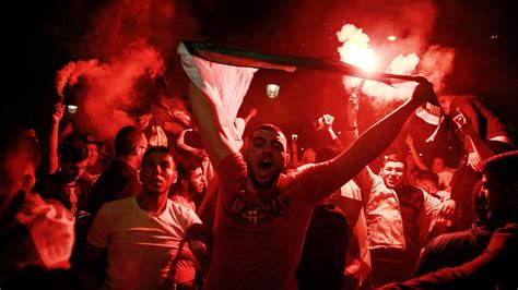 Arabischer Frühling und Fußball Wir in den Kurven ihr in den Palästen