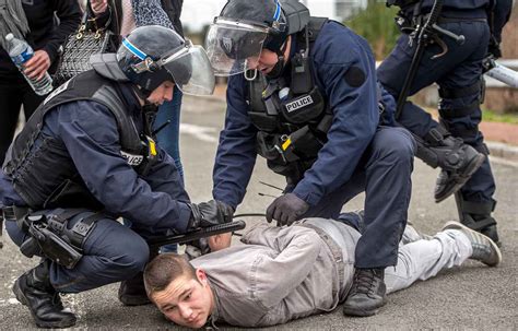 Calais Rassemblement Anti Migrants Une Vingtaine D Interpellations