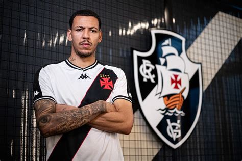 Conheça Clayton Silva novo atacante do Vasco para 2024 Metrópoles