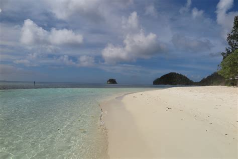 Wayag Islands at Raja Ampat | Papua Explorers