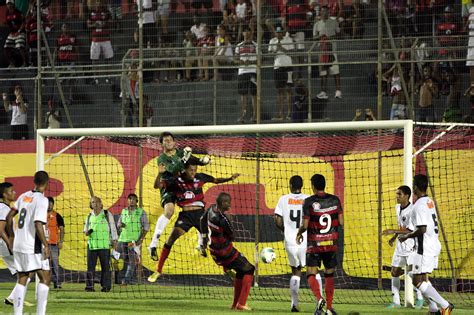 Final do Sub 20 recorde de público Vitória aplica 4 a 1 no