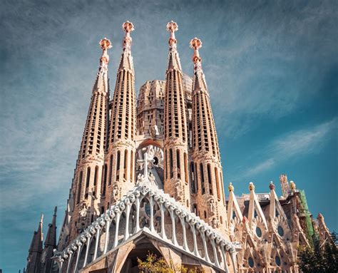 Sagrada Familia Najs Ynniejsza Bazylika W Hiszpanii Magazyn Wakacje Pl