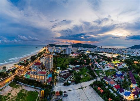 Premium Photo Sunset In Vung Tau City And Coast Vietnam Vung Tau Is A Famous Coastal City In