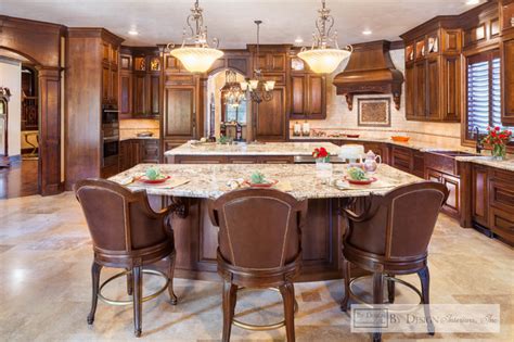 Timeless Traditional In Tomball Classique Autres Périmètres Par By Design Interiors Inc