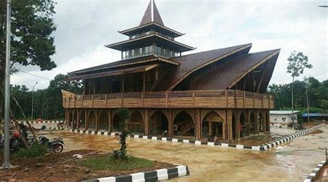 Review Uniknya Masjid Bambu Kiram