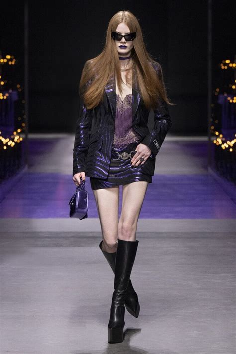 Versace saca su lado más gótico en su último show HIGHXTAR