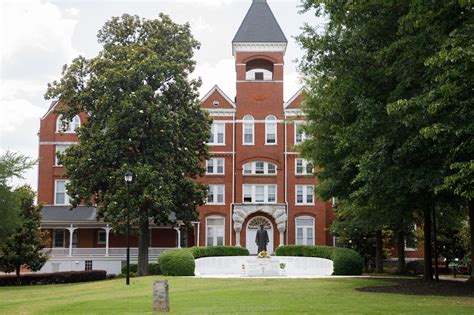 Explore HBCU - Morehouse College - FindMyHBCU