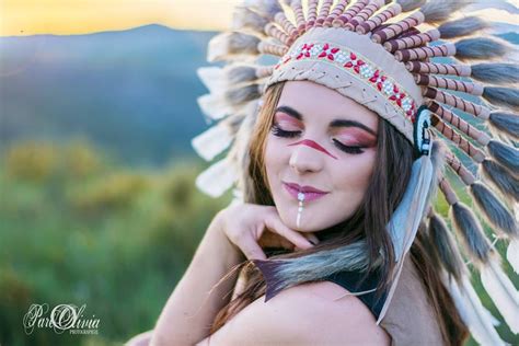 X41 Indian Style Feather Headdress Warbonnet White Feathers 30 In