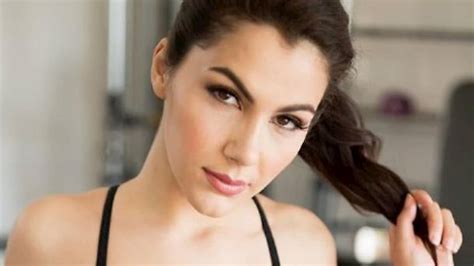 Valentina Nappi Il Retroscena Cosa Mi Faceva Rocco Sul Set