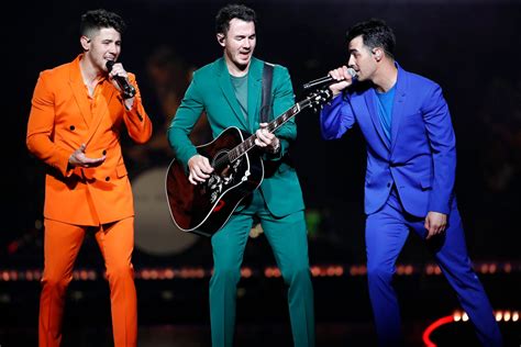 Jonas Brothers’ Reunion Tour: Fans’ Reactions and Reviews