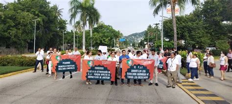 La Jornada Protestan Trabajadores Del Pjf En Varios Estados Por