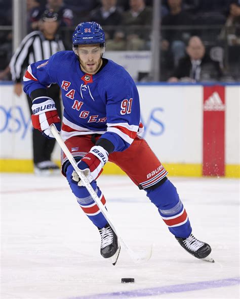Rangers Alex Wennberg Quickly Adjusts To Life In New York Even The Pasta