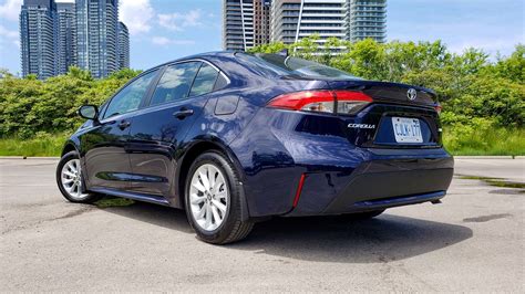 2020 Toyota Corolla XLE Review | Expert Reviews | autotrader.ca